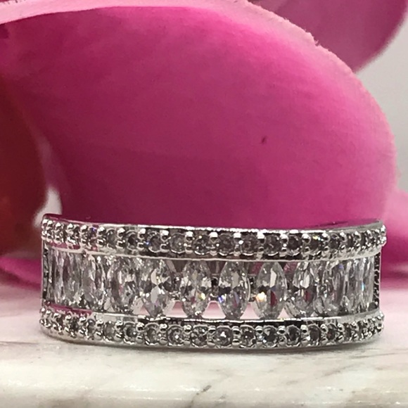 White gold over 925 crystal wedding band - Picture 5 of 8